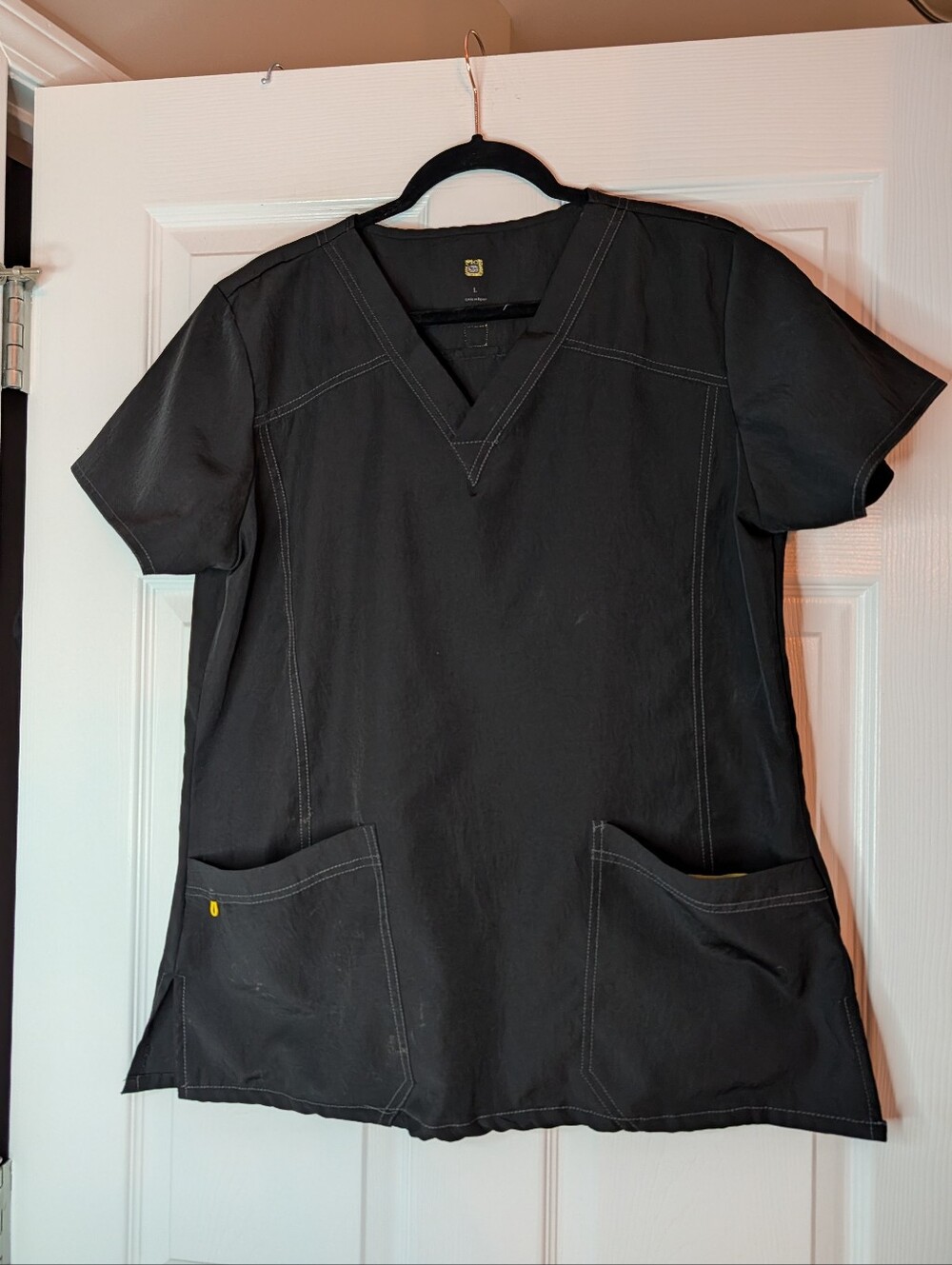 WonderWink Origins Women’s Black V-Neck Scrub Top Size L Contrast Stitch Pockets